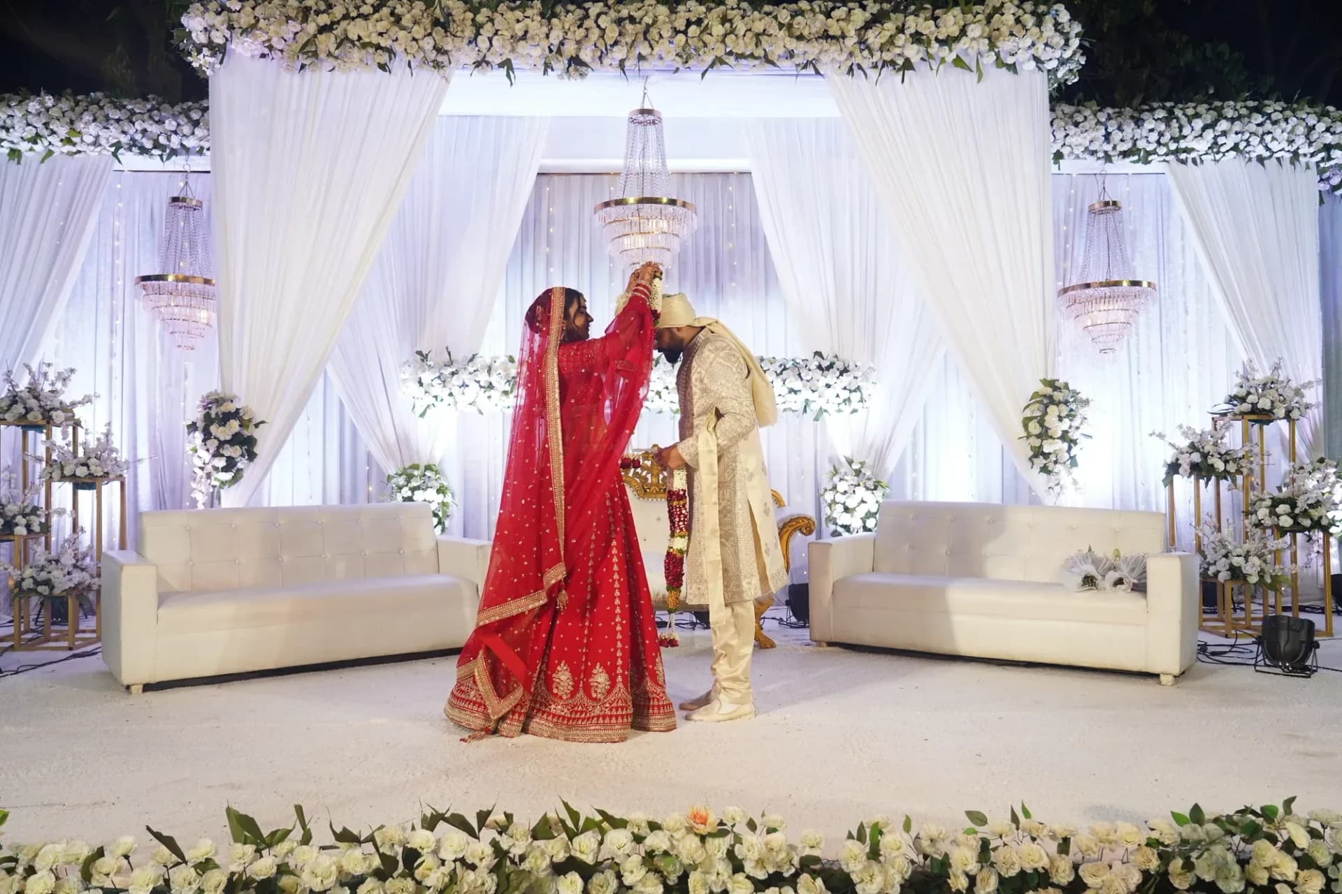 Garlands Getting Exchanged